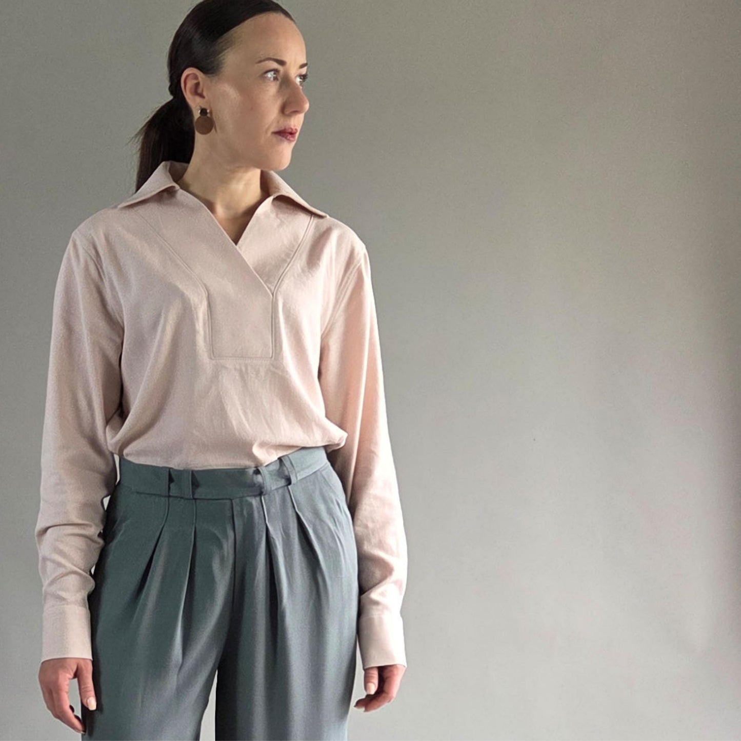 elegante Damen Bluse PDF Schnittmuster lange Ärmel V-Ausschnitt und Kragen Schnittmuster mit Ebenen